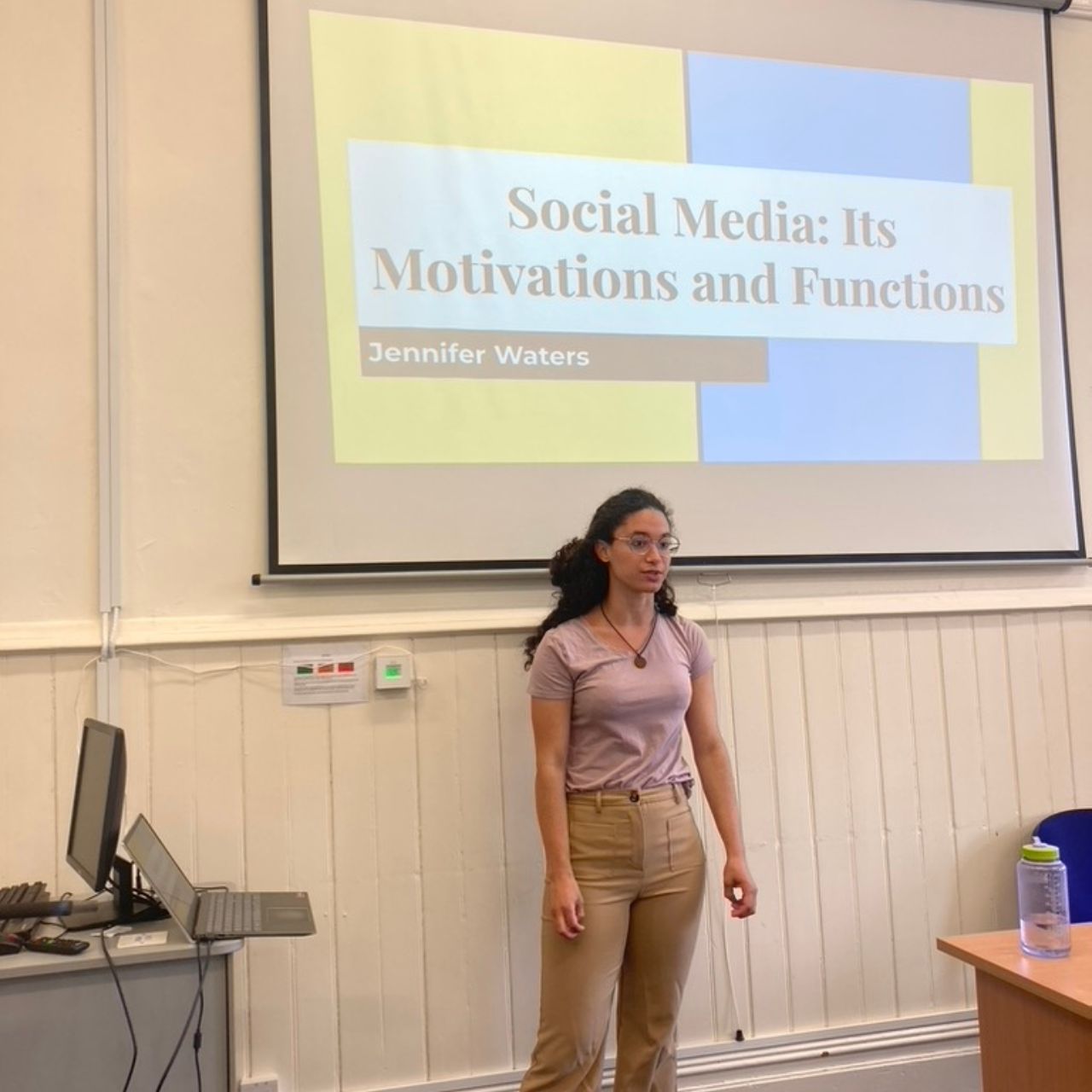 Social Media Literacy & Digital Health (age 13-19)